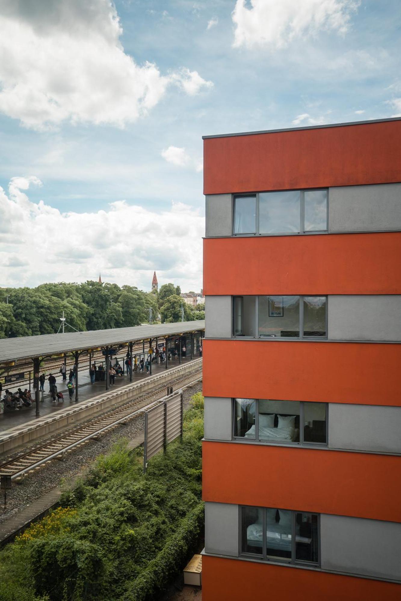 Apartmenthaus Neukoelln * Berlino