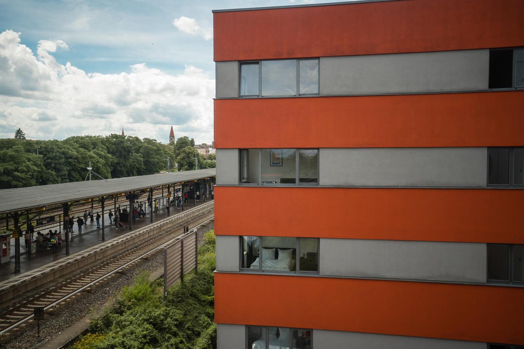 Apartmenthaus Neukoelln Berlino